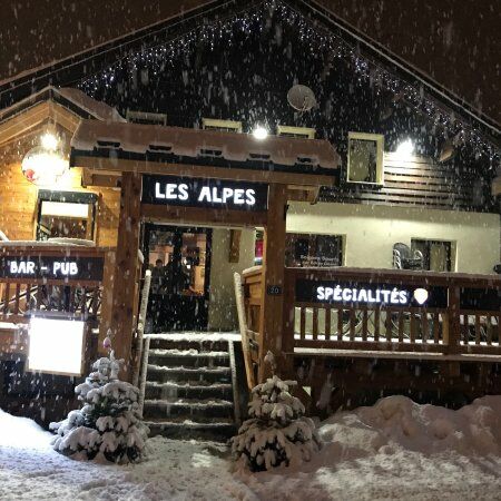 Les Alpes Bar Restaurant